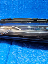 Laden Sie das Bild in den Galerie-Viewer, Frontscheinwerfer BMW X7 G07 5A9CFB3 Ein Satz Scheinwerfer Headlight SCH4329828483dl