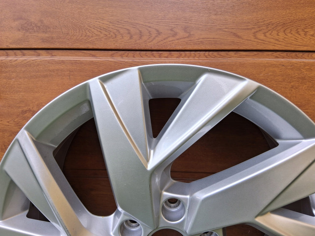 1x Alufelge 18 Zoll 7.0" 5x112 43ET Glanz Silber 5NA601025AD VW Tiguan Rim Wheel FEL4005419074bt