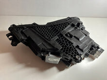 Laden Sie das Bild in den Galerie-Viewer, Frontscheinwerfer Skoda Superb III 3V1941015 Links Scheinwerfer Headlight
