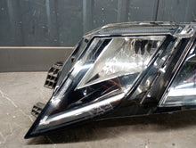 Laden Sie das Bild in den Galerie-Viewer, Frontscheinwerfer Skoda Octavia III 5E1941015F LED Links Scheinwerfer Headlight SCH1978958264kl