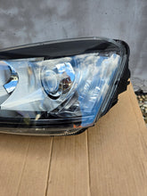 Load image into Gallery viewer, Frontscheinwerfer Skoda Yeti 5L1941015 Xenon Links Scheinwerfer Headlight
