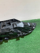 Laden Sie das Bild in den Galerie-Viewer, Frontscheinwerfer Hyundai I30 III 92101G4100 Links Scheinwerfer Headlight SCH4909434184wz