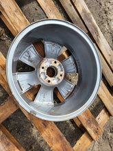 Load image into Gallery viewer, 1x Alufelge 16 Zoll 6.5" 4x108 20ET Glanz Silber 9678398177 Peugeot 2008 I FEL3630627314ql