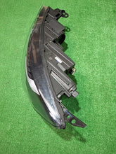 Laden Sie das Bild in den Galerie-Viewer, Frontscheinwerfer Ford Transit Custom PZ31-13E015-CB LED Links Headlight SCH5697797836dy