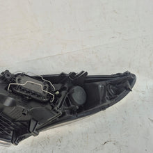 Laden Sie das Bild in den Galerie-Viewer, Frontscheinwerfer Renault Megane III 260108719R Rechts Scheinwerfer Headlight SCH8067619759rh