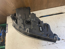 Laden Sie das Bild in den Galerie-Viewer, Frontscheinwerfer Mercedes-Benz W164 Xenon Links Scheinwerfer Headlight SCH1266061725cd