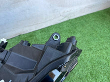 Laden Sie das Bild in den Galerie-Viewer, Frontscheinwerfer Skoda Enyaq 5LB941015A Full LED Links Scheinwerfer Headlight