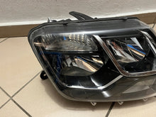 Laden Sie das Bild in den Galerie-Viewer, Frontscheinwerfer Dacia Duster Rechts Scheinwerfer Headlight SCH3370340330im