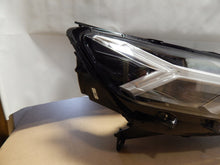Laden Sie das Bild in den Galerie-Viewer, Frontscheinwerfer Dacia Sandero III 260107920R Rechts Scheinwerfer Headlight SCH5641103411rv