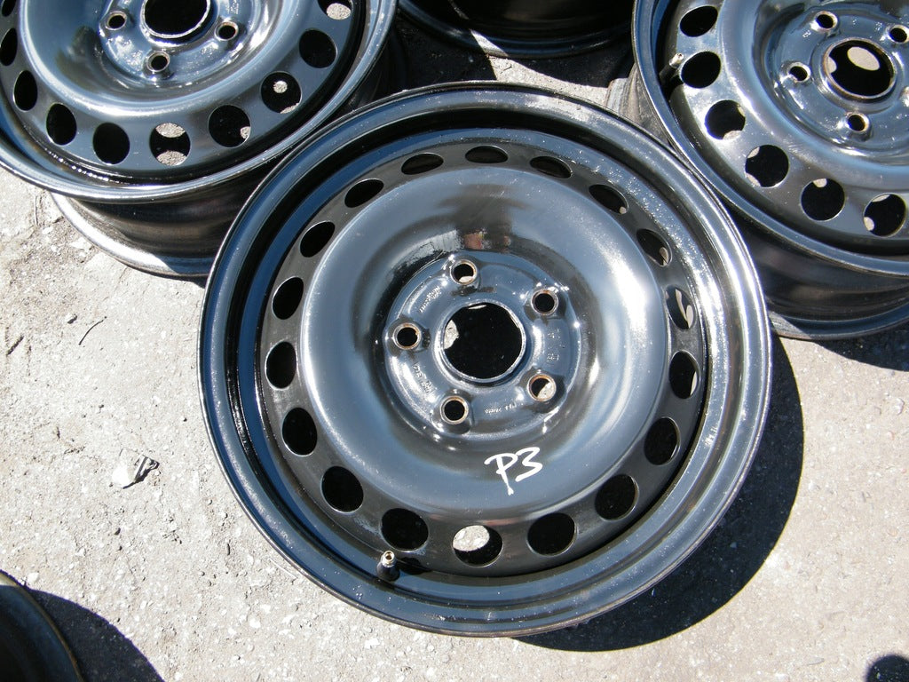 4x Alufelge 15 Zoll 6.0" 5x112 47ET Silber VW Caddy V Golf III Jetta VI Touran FEL2814669984fn