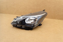 Load image into Gallery viewer, Frontscheinwerfer Toyota Yaris Links Scheinwerfer Headlight