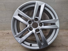 Load image into Gallery viewer, 1x Alufelge 17 Zoll 7.0" 5x112 42ET Glanz Silber 8W0601025P Audi A4 Rim Wheel FEL6360651742rb