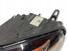 Laden Sie das Bild in den Galerie-Viewer, Frontscheinwerfer VW Touareg 7P1941031 Xenon Links Scheinwerfer Headlight SCH3687271153gx