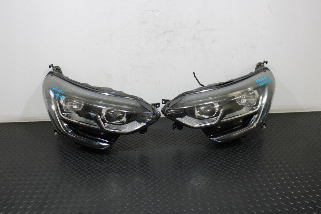 Frontscheinwerfer Renault Megane IV 260108478R 260602792R LED Rechts oder Links SCH7942530858ur