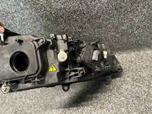 Laden Sie das Bild in den Galerie-Viewer, Frontscheinwerfer VW Touareg 7P1941751B Links Scheinwerfer Headlight SCH5769570166re
