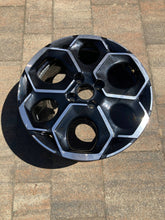Laden Sie das Bild in den Galerie-Viewer, 1x Alufelge 17 Zoll 4x108 9847195680 Citroën C3 Iii Rim Wheel FEL1077156930da