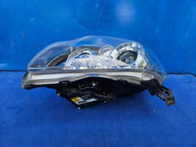 Laden Sie das Bild in den Galerie-Viewer, Frontscheinwerfer Toyota Avensis Xenon Links Scheinwerfer Headlight SCH3427765185he