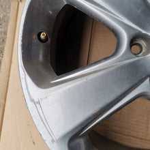 Laden Sie das Bild in den Galerie-Viewer, 1x Alufelge 18 Zoll 7.0" 5x105 38ET Glanz Graphit 95181596 Opel Astra Mokka FEL3729468449dc