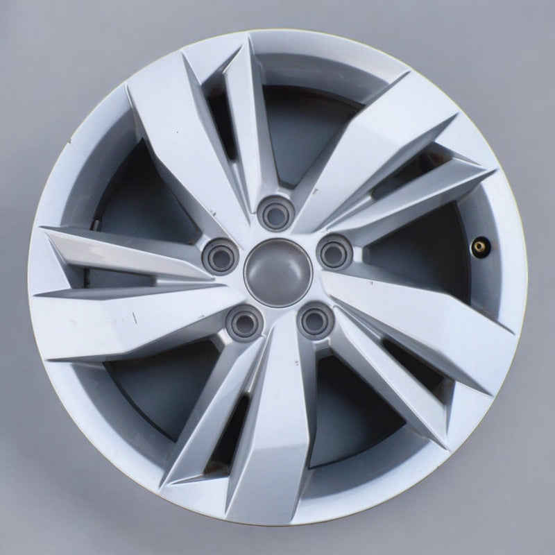 1x Alufelge 15 Zoll 5.5" 5x100 40ET Glanz Silber 2G0601025N VW Polo Rim Wheel