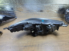 Laden Sie das Bild in den Galerie-Viewer, Frontscheinwerfer Toyota IV Yaris LED Links Scheinwerfer Headlight SCH8796968706us