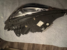 Laden Sie das Bild in den Galerie-Viewer, Frontscheinwerfer Mercedes-Benz W206 A20690964703 Links Scheinwerfer Headlight SCH3670923181zw