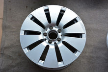 Load image into Gallery viewer, 1x Alufelge 17 Zoll 8.0" 5x112 54ET Glanz Silber A2054013800 Mercedes-Benz A205 FEL6294440195ya