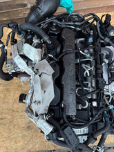 Laden Sie das Bild in den Galerie-Viewer, Motor VW Golf VII I CRB 2.0 TDI Diesel Engine Unkomplett MOT7401192221th