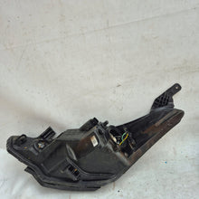 Laden Sie das Bild in den Galerie-Viewer, Frontscheinwerfer Hyundai I20 II 92102-C8000 Rechts Scheinwerfer Headlight