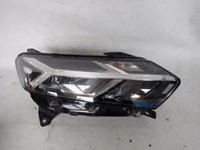 Laden Sie das Bild in den Galerie-Viewer, Frontscheinwerfer Dacia Sandero III 260101940R Full LED Rechts Headlight