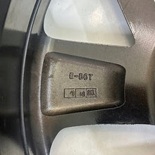Load image into Gallery viewer, 1x Alufelge 18 Zoll 7.5" 5x114.3 52ET 52910-J9300 Hyundai Rim Wheel FEL4980841577xo