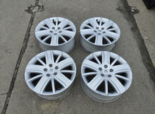 Laden Sie das Bild in den Galerie-Viewer, 1x Alufelge 17 Zoll 7.0" 5x108 Glanz Silber 8200367646 Renault Laguna Rim Wheel FEL8627657578td