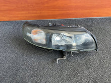 Laden Sie das Bild in den Galerie-Viewer, Frontscheinwerfer Volvo V70 S60 30655906 Xenon Rechts Scheinwerfer Headlight SCH2854620959fs