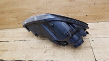 Laden Sie das Bild in den Galerie-Viewer, Frontscheinwerfer Kia Carens III 92101-1D0 Links Scheinwerfer Headlight