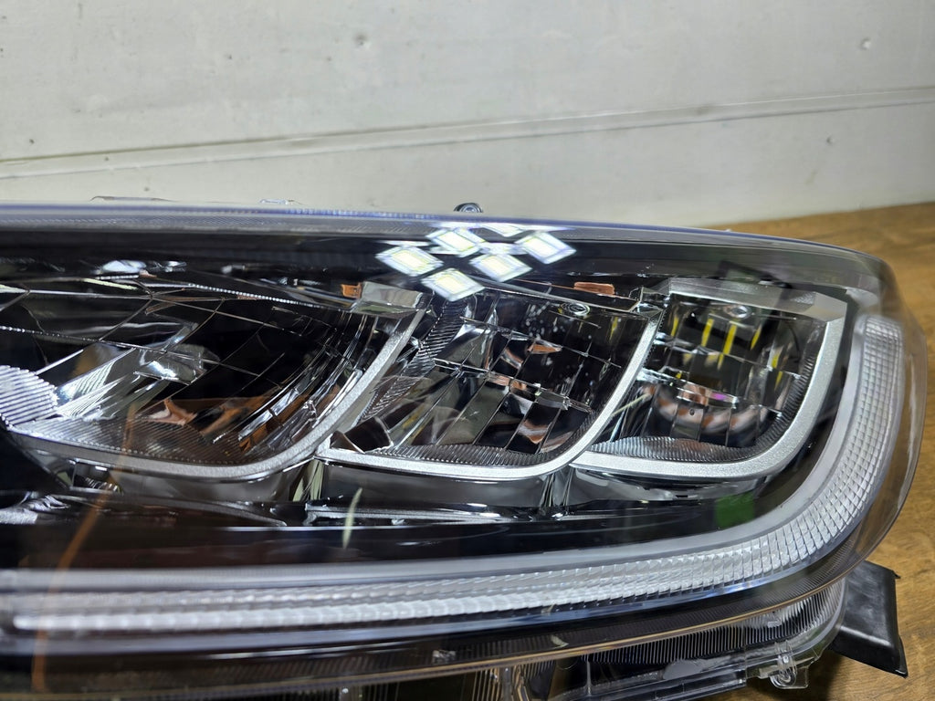 Frontscheinwerfer Toyota Yaris Links Scheinwerfer Headlight