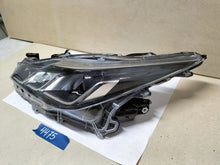 Laden Sie das Bild in den Galerie-Viewer, Frontscheinwerfer Toyota Corolla 81150-02T31-00 Links Scheinwerfer Headlight SCH4749441575xf