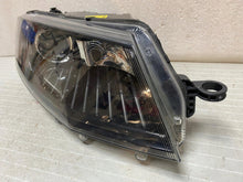 Laden Sie das Bild in den Galerie-Viewer, Frontscheinwerfer Skoda Octavia III 5E1941016 Xenon Rechts Headlight SCH2675404138bt