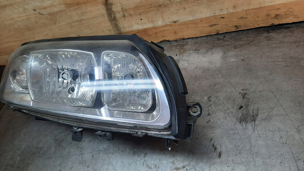 Frontscheinwerfer Volvo S60 V70 30648209 Rechts Scheinwerfer Headlight