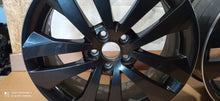 Laden Sie das Bild in den Galerie-Viewer, 1x Alufelge 17 Zoll 7.0&quot; 5x100 41ET Glanz Schwarz 5J0601025P Skoda Fabia Ii