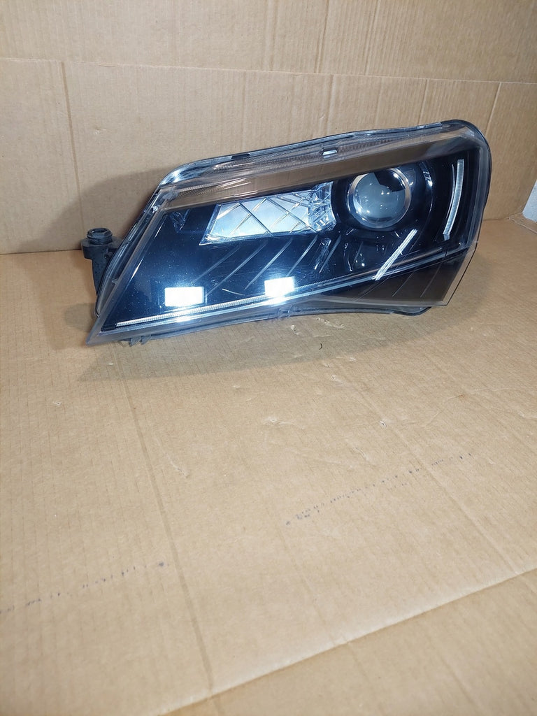 Frontscheinwerfer Skoda Superb III Xenon Links Scheinwerfer Headlight