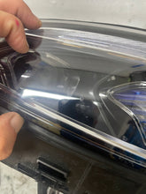 Laden Sie das Bild in den Galerie-Viewer, Frontscheinwerfer Mercedes-Benz Cls A2579069602 LED Rechts Headlight