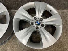 Laden Sie das Bild in den Galerie-Viewer, 1x Alufelge 19 Zoll 9.0" 5x120 48ET Silber 6772247 BMW X5 E70 E71 Rim Wheel FEL9717014840es