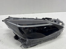 Laden Sie das Bild in den Galerie-Viewer, Frontscheinwerfer Toyota Yaris Cross 0D-310 Rechts Scheinwerfer Headlight SCH3873573669nc