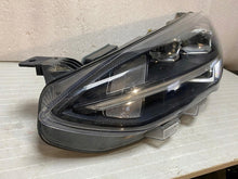 Laden Sie das Bild in den Galerie-Viewer, Frontscheinwerfer Ford Focus MX7B-13E015-EB Full LED Links Headlight SCH3212114460oo