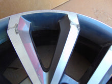 Load image into Gallery viewer, 1x Alufelge 17 Zoll 7.0" 5x112 49ET Glanz Graphit 5E0601025BQ Mg Octavia Iii FEL2748705260ow
