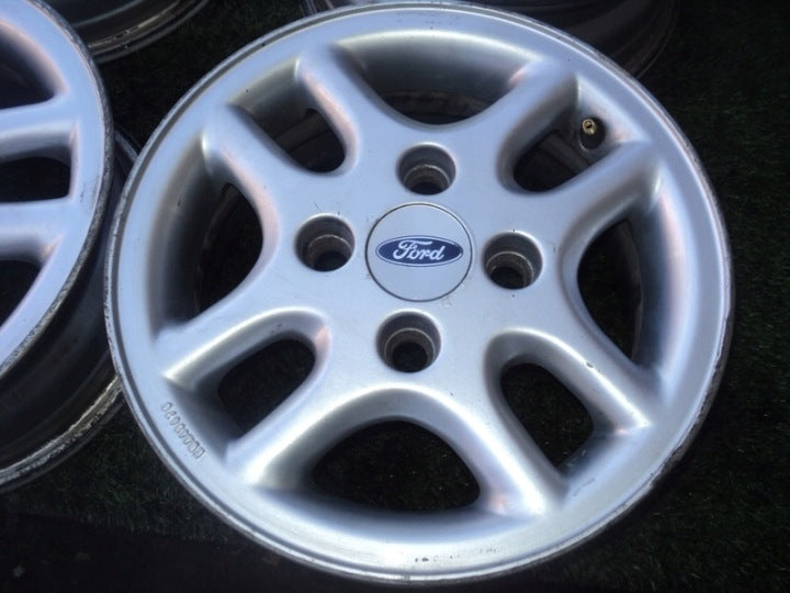 4x Alufelge 13 Zoll 5.5" 4x108 41ET Glanz Weiß Ford I Rim Wheel FEL4658905540xc