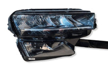 Laden Sie das Bild in den Galerie-Viewer, Frontscheinwerfer Skoda Karoq 57B941010 Rechts Scheinwerfer Headlight SCH5470215940qr