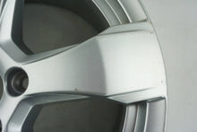 Laden Sie das Bild in den Galerie-Viewer, 1x Alufelge 17 Zoll 7.5&quot; 5x108 50ET Glanz Silber 31423850 Volvo Xc60 Xc40