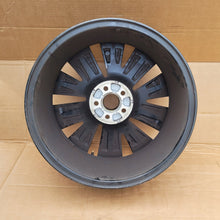 Load image into Gallery viewer, 1x Alufelge 17 Zoll 6.5" 5x112 658601025F Skoda Scala Rim Wheel FEL3930797375ul