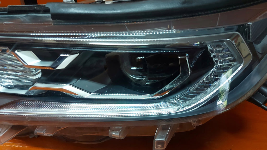 Frontscheinwerfer Toyota V 81185-42A33 LED Links Scheinwerfer Headlight SCH8742559345gc