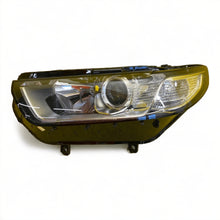 Laden Sie das Bild in den Galerie-Viewer, Frontscheinwerfer Ford Mondeo Xenon Ein Stück (Rechts oder Links) Headlight